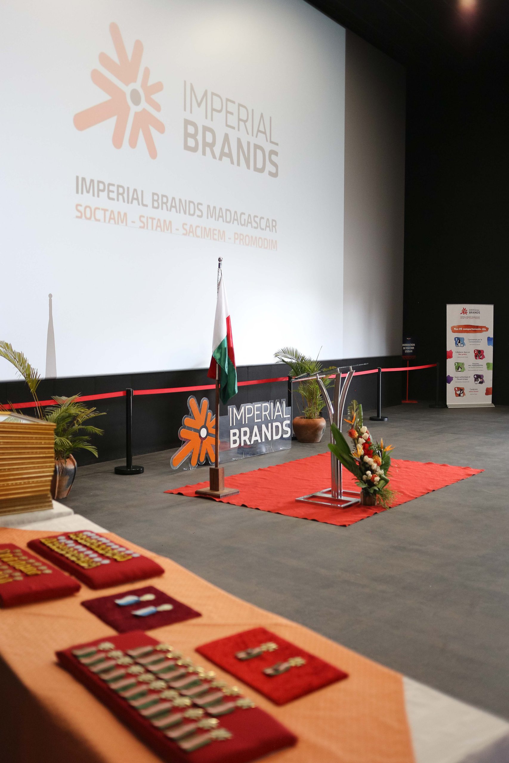 Cérémonie officielle de remise de distinctions honorifiques et médailles du travail pour le personnel de PROMODIM